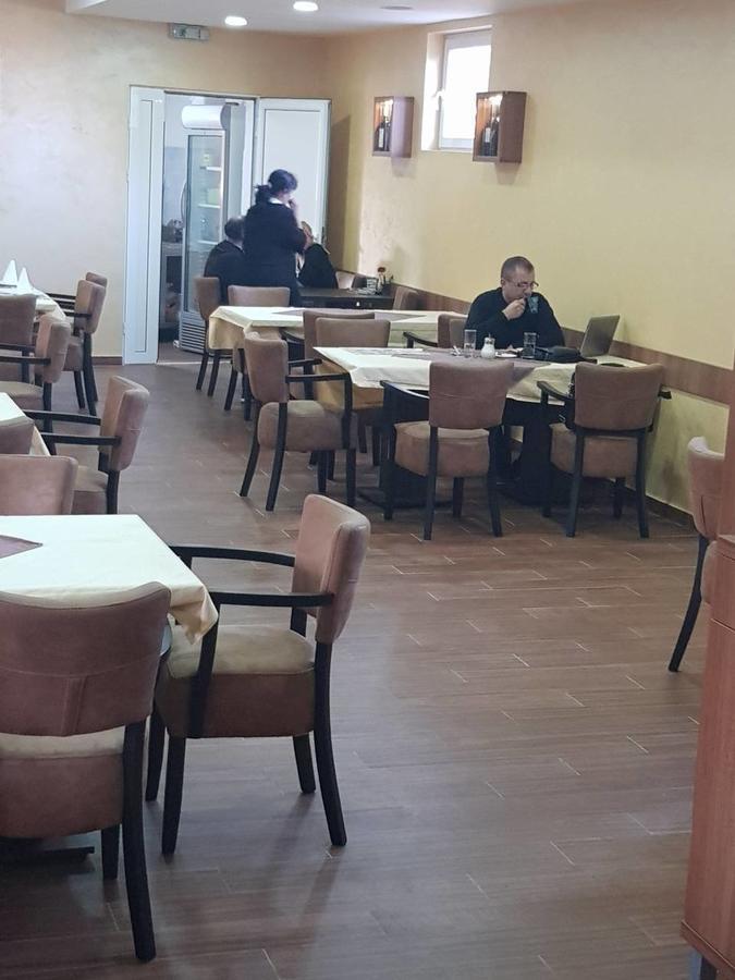 Di Camera Uno Belgrade Extérieur photo